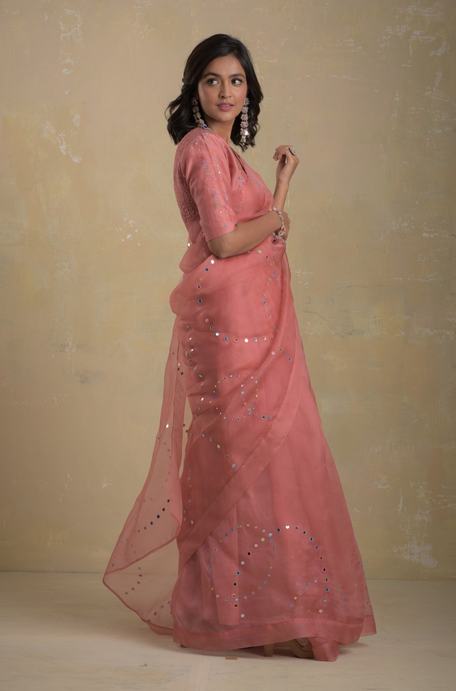 Dusky Pink Organza Saree (Blouse optional)1