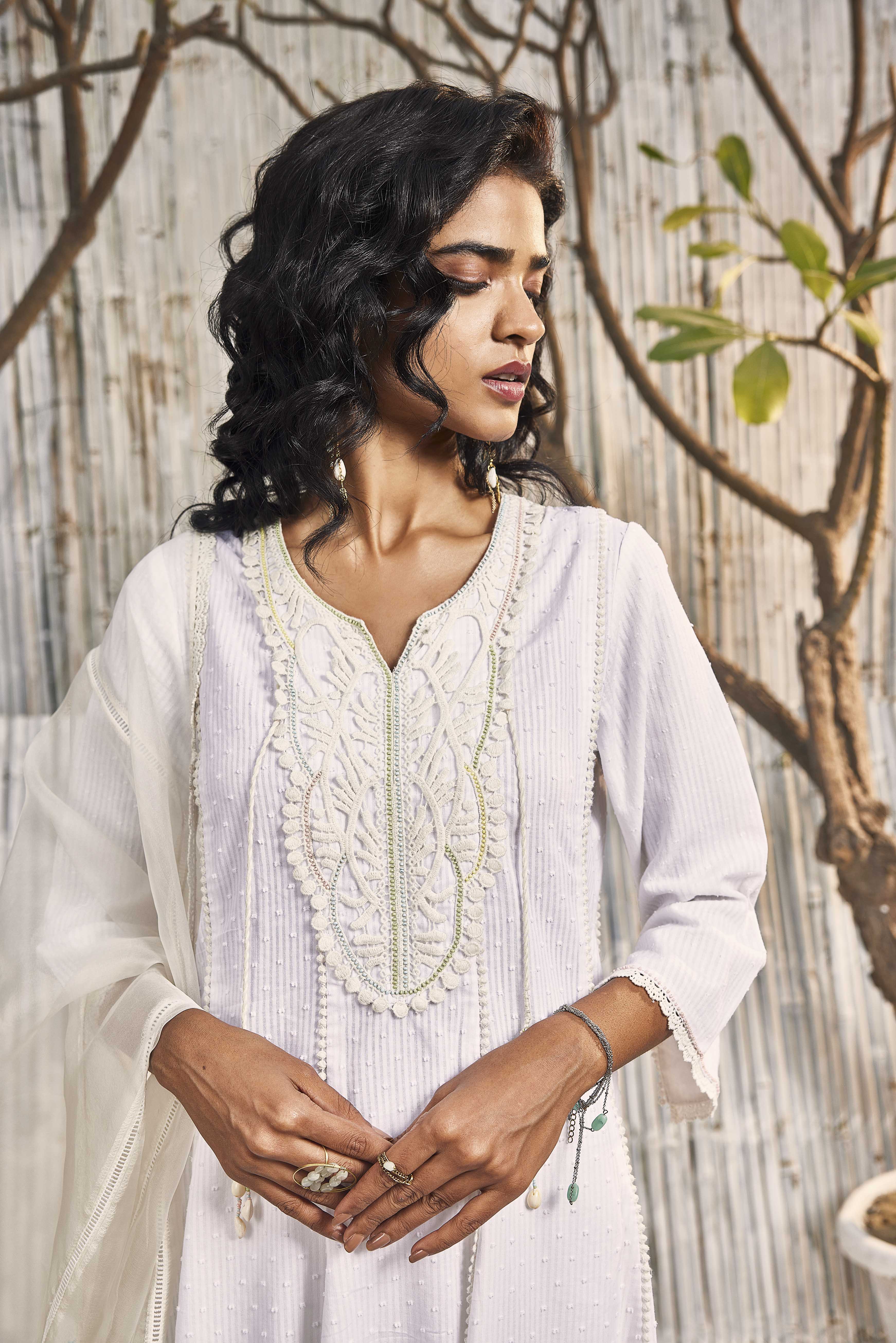 Buy Kaveri White Linen Kurta And Pant Set Online | Aza Fashions |  Embroidery designs fashion, Pants set, How to hem pants